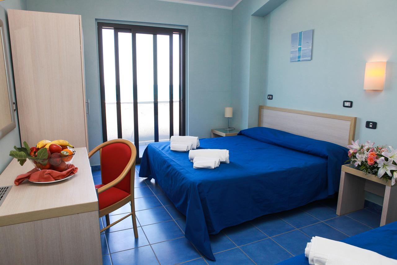 Hotel Club Esse Costa Dello Jonio à Mandatoriccio Marina Extérieur photo