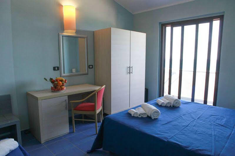 Hotel Club Esse Costa Dello Jonio à Mandatoriccio Marina Extérieur photo