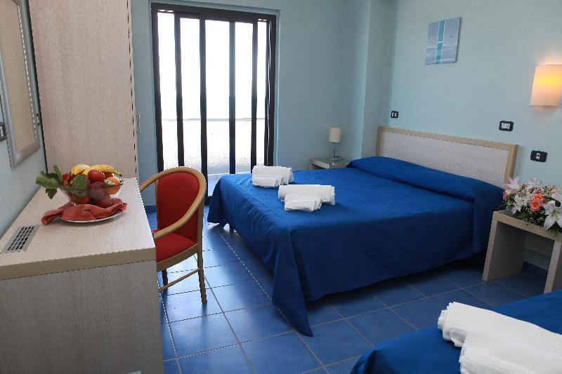 Hotel Club Esse Costa Dello Jonio à Mandatoriccio Marina Extérieur photo